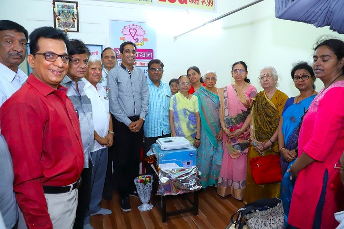 Shri. Yugandharbhai Mehta & Team ECG MACHINE DONATED BY YUGANDHARBHAI MEHTA